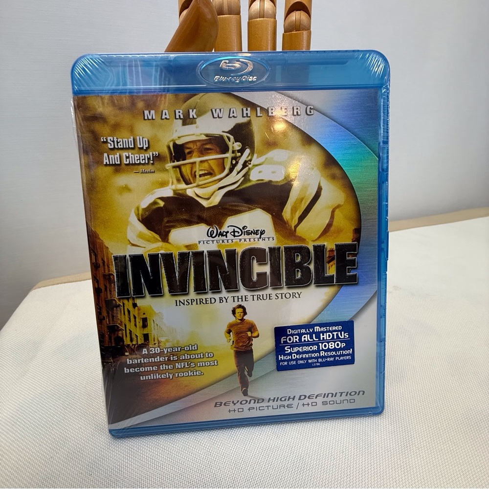 Invincible Unopened BluRay DVD - Picture 5 of 9